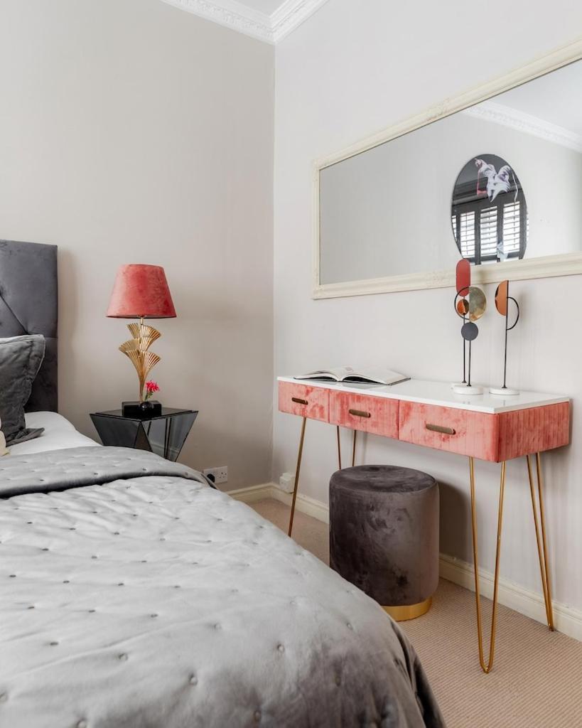 Revamped & Luxxe For Covent Garden Lovers! Adorable City Home For Families & Friends Londres Exterior foto